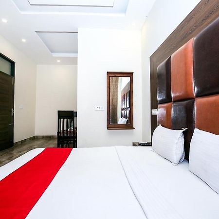 Hotel Woodcrest Zirakpur Chandigarh- Best Family Hotel - Luxurious Rooms - Unit Of Sidham Group Exterior photo