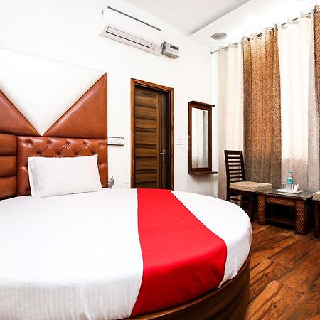 Hotel Woodcrest Zirakpur Chandigarh- Best Family Hotel - Luxurious Rooms - Unit Of Sidham Group Exterior photo