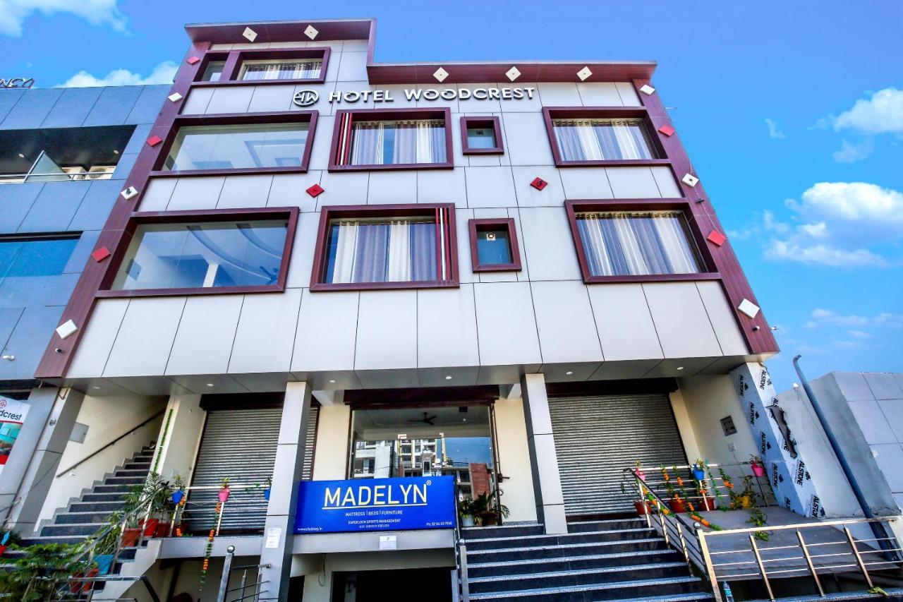 Hotel Woodcrest Zirakpur Chandigarh- Best Family Hotel - Luxurious Rooms - Unit Of Sidham Group Exterior photo