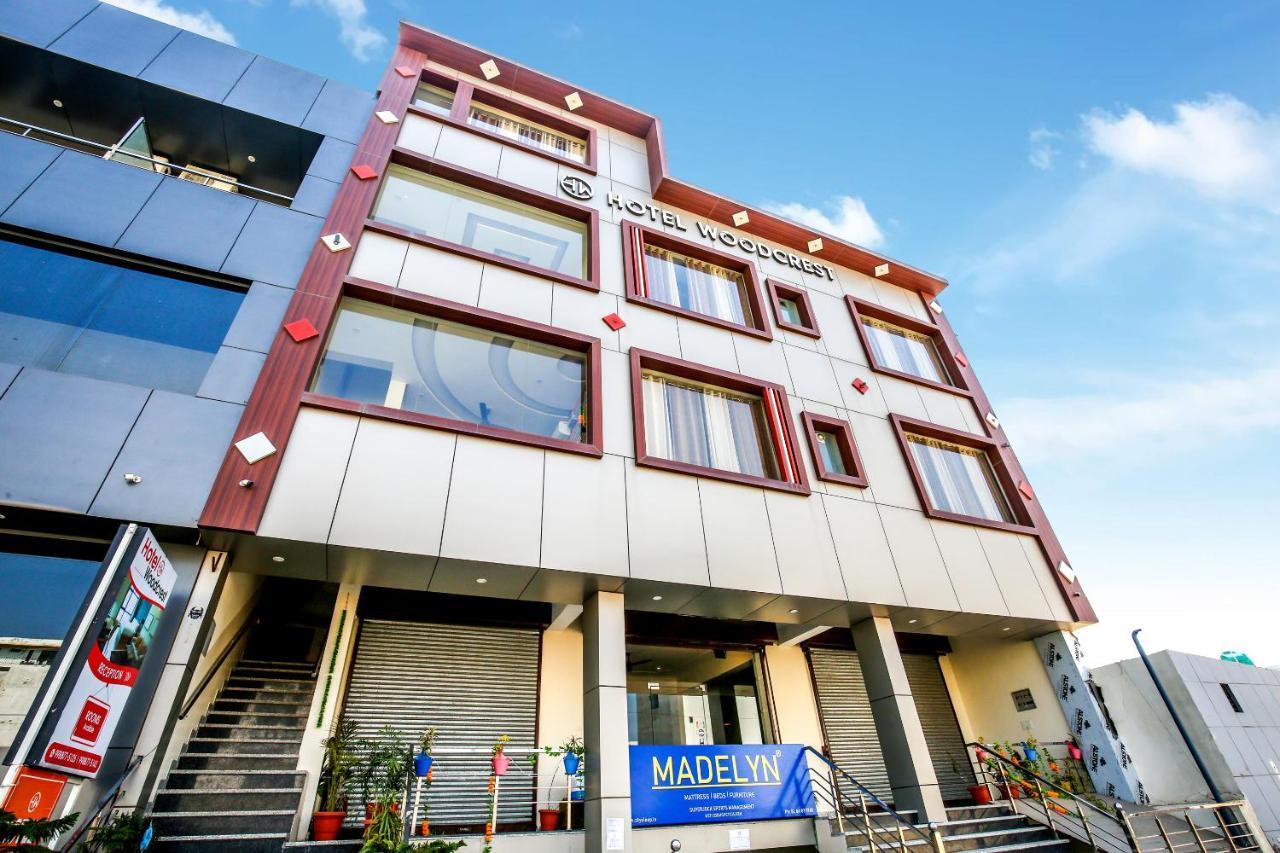 Hotel Woodcrest Zirakpur Chandigarh- Best Family Hotel - Luxurious Rooms - Unit Of Sidham Group Exterior photo