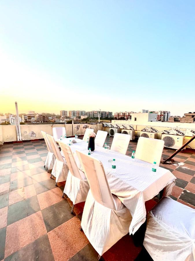 Hotel Woodcrest Zirakpur Chandigarh- Best Family Hotel - Luxurious Rooms - Unit Of Sidham Group Exterior photo