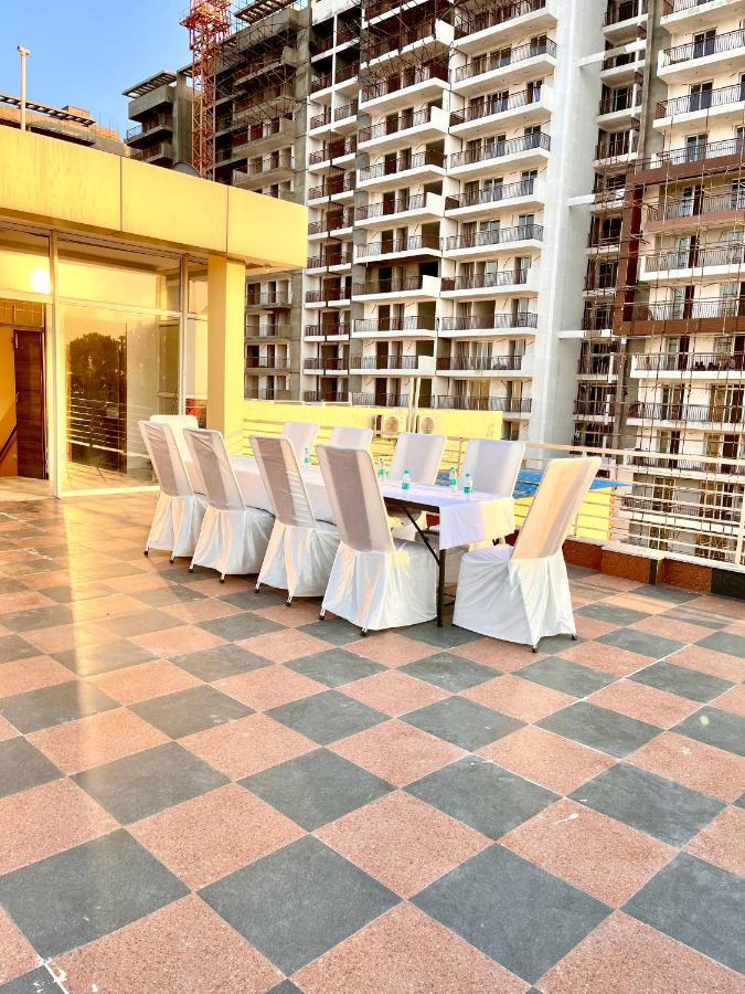 Hotel Woodcrest Zirakpur Chandigarh- Best Family Hotel - Luxurious Rooms - Unit Of Sidham Group Exterior photo